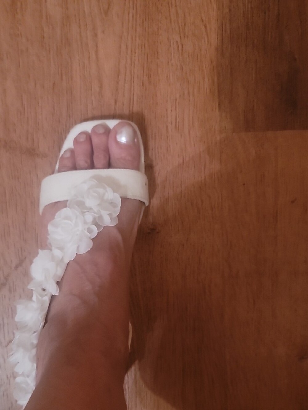 Black Rivet White Floral Appliqué Slingback Sandal